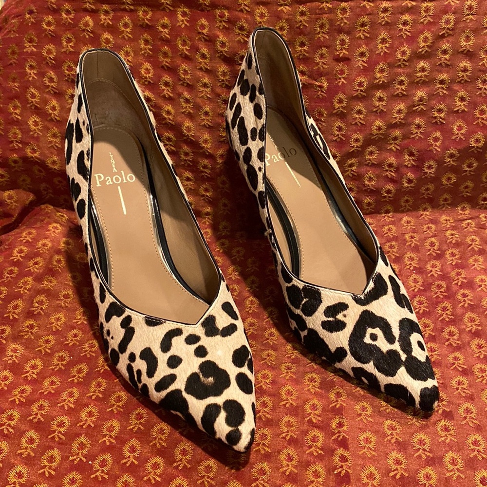 LNWT LINEA PAOLA PENROSE PUMP; STILETTO HEEL, BLACK and CREAM CALF HAiR. CLASSY!